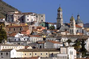 Xtrallusion offers characteristic Bed and Breakfast, B&B, Guest House, Hotel, Albergo and Country Lodge accommodation in Italy. Plus independent self-guided Walking, Adventure, Activity, Skiing and Paragliding Holiday itineraries on the Italian Rivieras, in the Italian Lakes, in the Italian Alps and in some of the most beautiful corners of Italy.